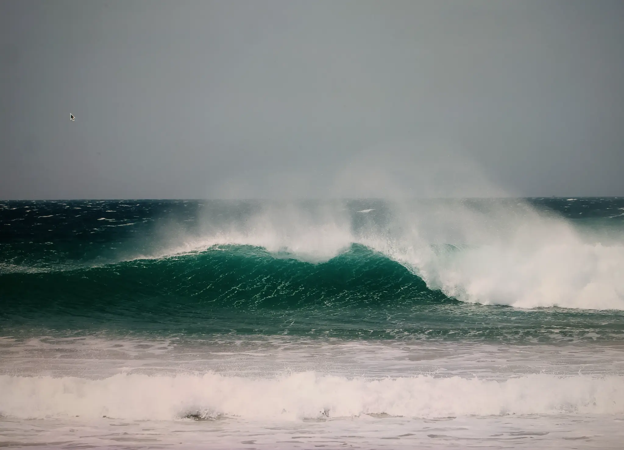 Krachtige golven in zee